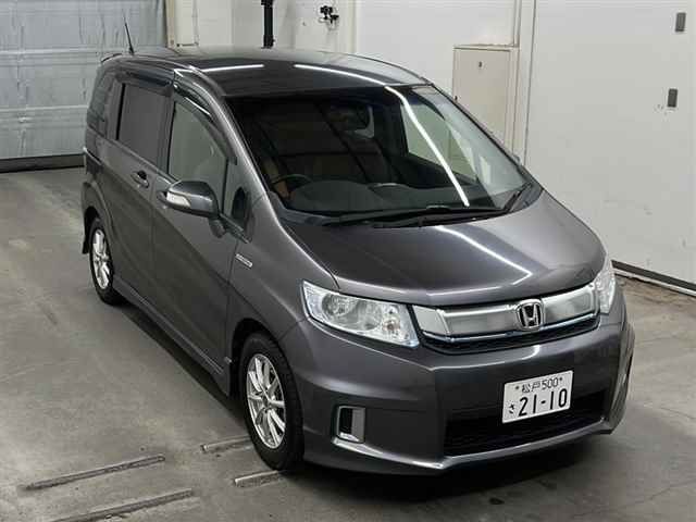 65413 Honda Freed spike GP3 2015 г. (MIRIVE Saitama)